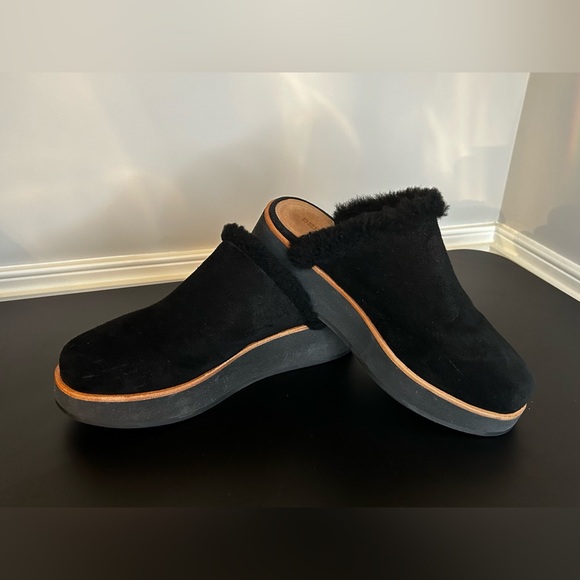 Bernardo Phoebe Black Suede Mules Flats from Anthropologie Sz 6.5 Retail $258 - Picture 7 of 7